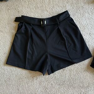 H&M Black High-Waist Belted Pleated Shorts